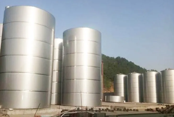 钢结构防锈居然卷成这样?两种“防腐王者”吵翻了,外国工程都在抄作业(images 2)