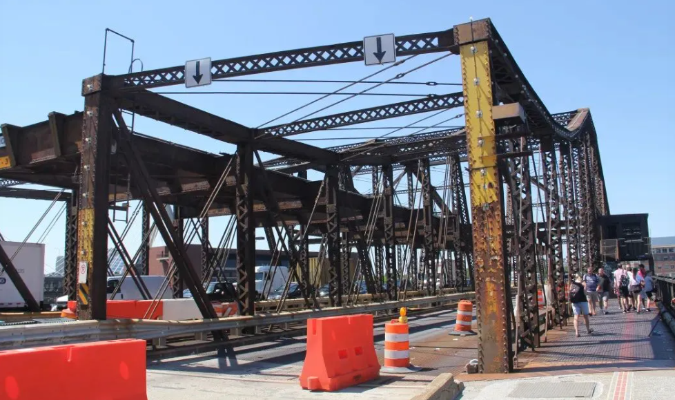 封神!这款聚丙烯防腐底漆,把钢结构/混凝土的“腐蚀噩梦”直接干碎!