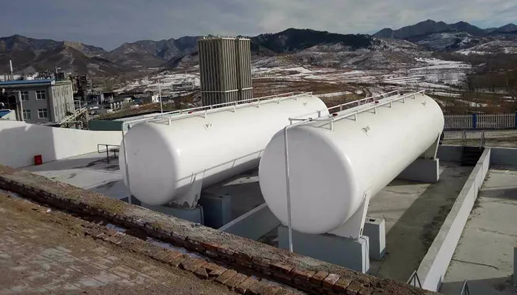 高固体分 vs 无溶剂：重防腐涂料的”厚膜化”革命，2年、15年还是25年？（images 2）