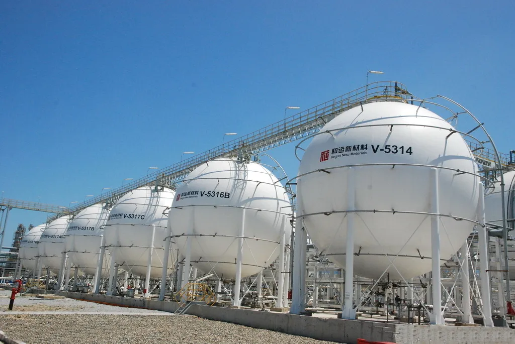 高固体分 vs 无溶剂：重防腐涂料的”厚膜化”革命，2年、15年还是25年？（images 3）