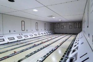 氯化橡胶船壳漆：外壳和船舱内部都能用，但施工要...